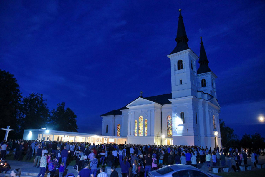 Nagovor škofa Glavana na predvečer Marijinega vnebovzetja