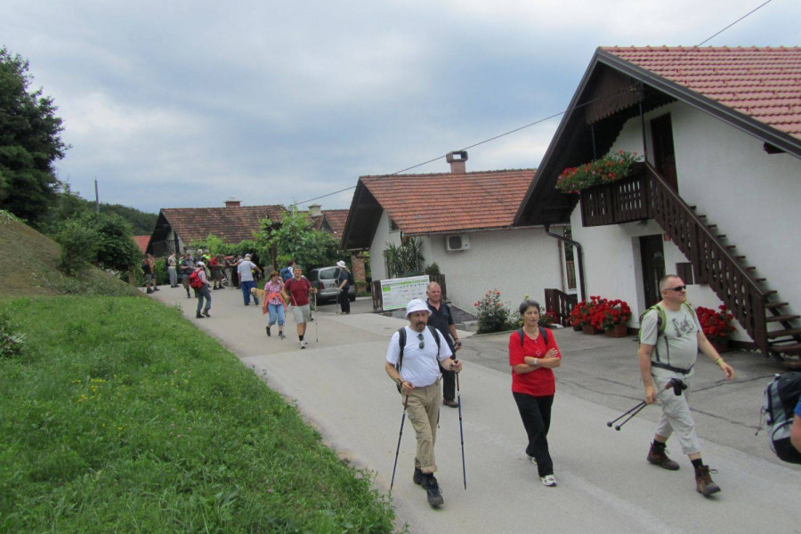 Škofijsko peš romanje na Zaplaz