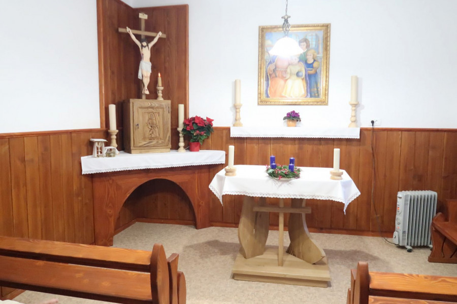 Blagoslov nove kapele v župnišču na Preloki