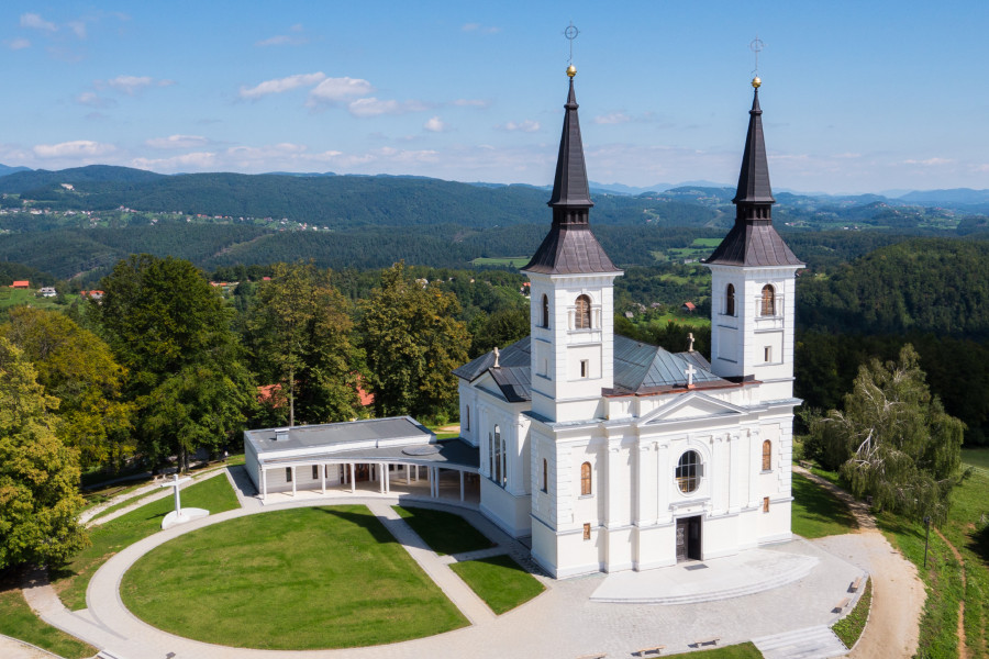 PRAZNOVANJE MARIJINEGA VNEBOVZETJA NA ZAPLAZU