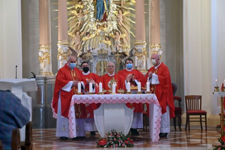 Osrednja slovesnost ob godu blaženega Alojzija Grozdeta in posvetitev novega oltarja