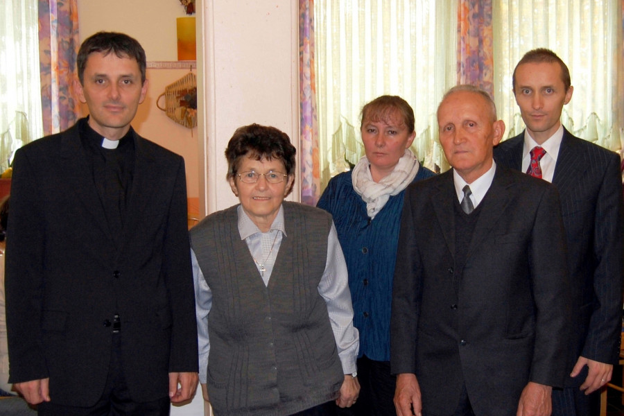 Življenjepis novega novomeškega škofa msgr. dr. Andreja Sajeta