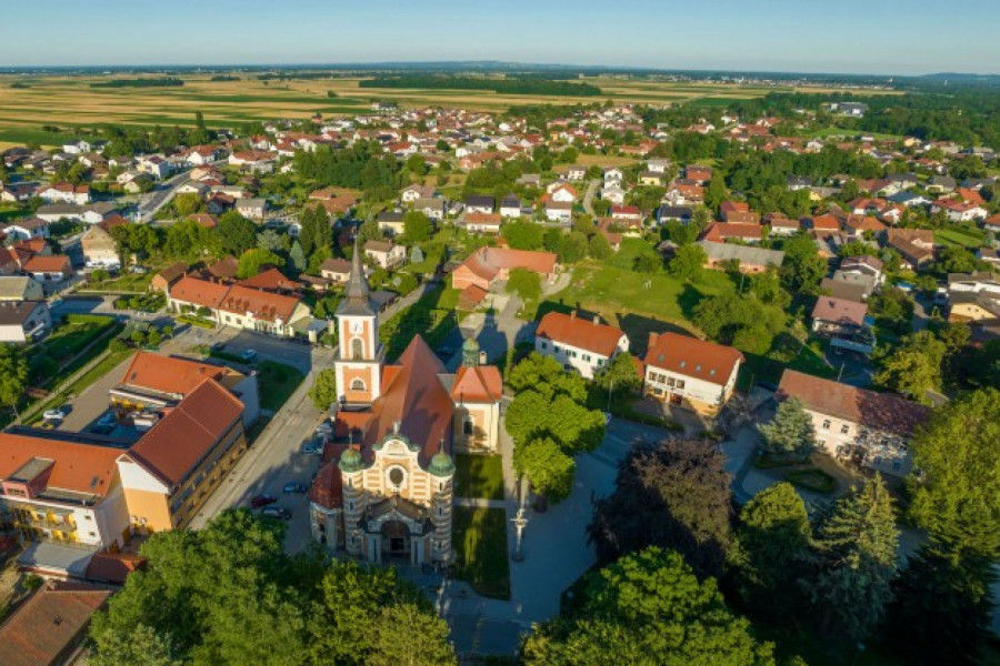 Dobrodošli v Beltincih! Dobro nam došli u Beltincima! Üdvözöljük Beltincin!