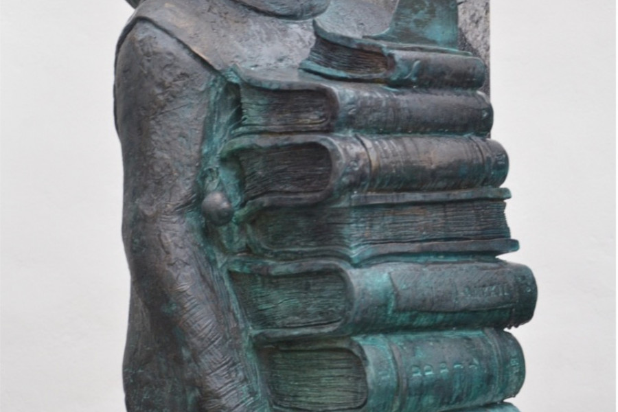 Odkritje kipa Frančiškan z rastočo knjigo, praznik novomeške kulture in frančiškanov
