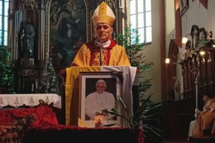 Sveta maša za zaslužnega papeža Benedikta XVI. na praznik Jezusovega krsta