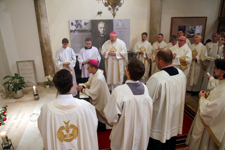 Ljubezen do križa kot pot k svetosti Božjega služabnika Antona Mahniča