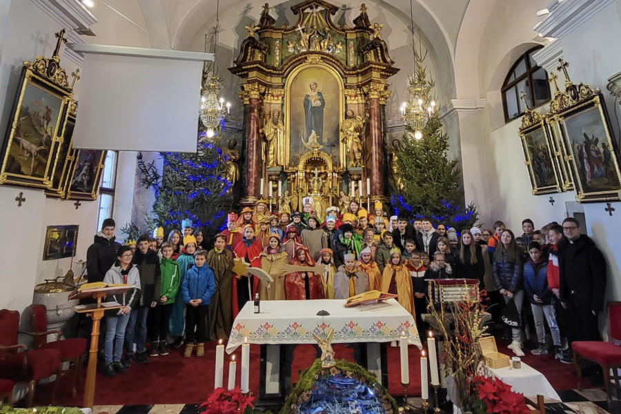 Srečanje mladih kolednikov novomeške škofije