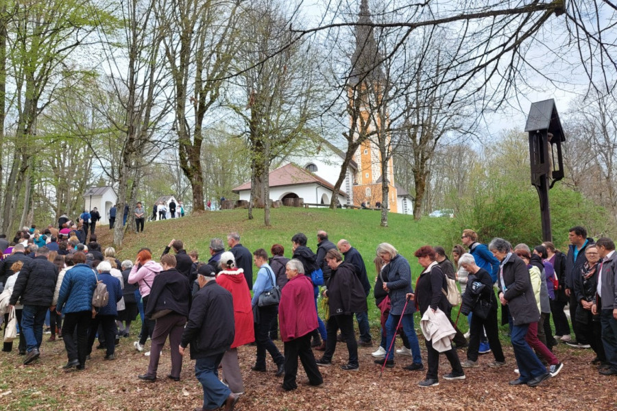 Ljudska pobožnost križevega pota (Via crucis)